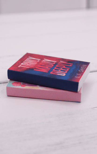Mini Books - Forbidden Love